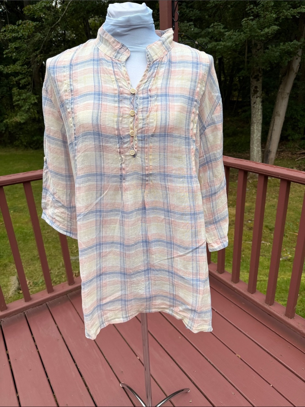 CP Shades  L/XL striped pintuck tab sleeve top.